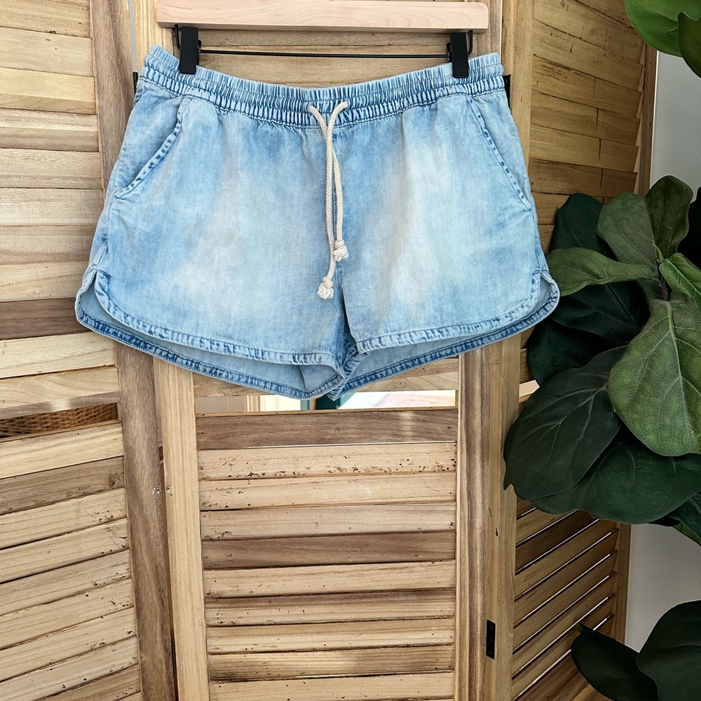 Aerie Chambray Shorts 3 Pocket Lightweight Denim w/ Drawstring SIZE M